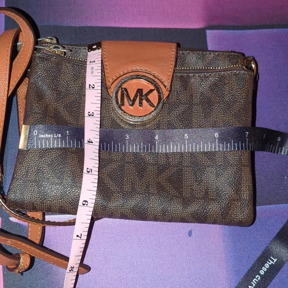 MICHAEL KORS Brown and Small Tan Wallet/Bag*